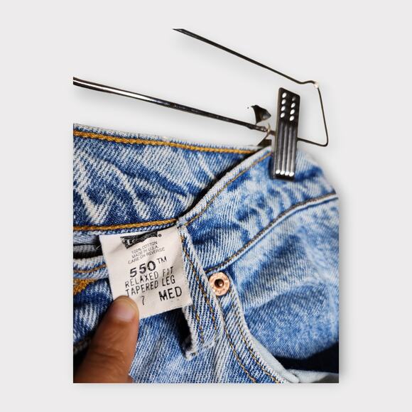 Vintage Levis 550 Relaxed Tapered Jeans Light Wash Made in USA Size 7 Medium - Picture 4 of 6